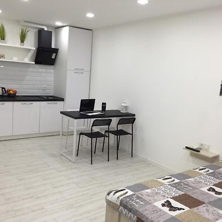 خيرسون Cozy Underground Apartment At The Center المظهر الخارجي الصورة